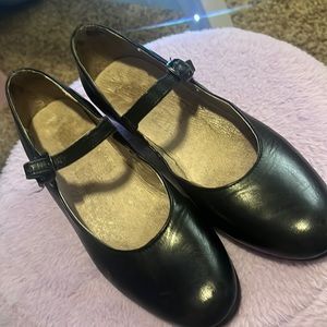 Girls Folklorico dance shoes